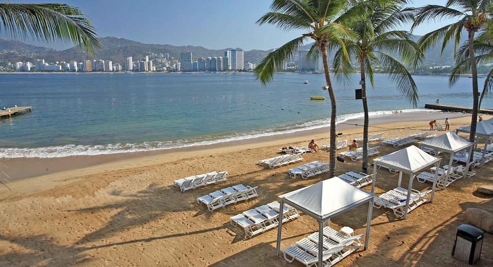 Ritz Acapulco All Inclusive Exterior foto View of the beach