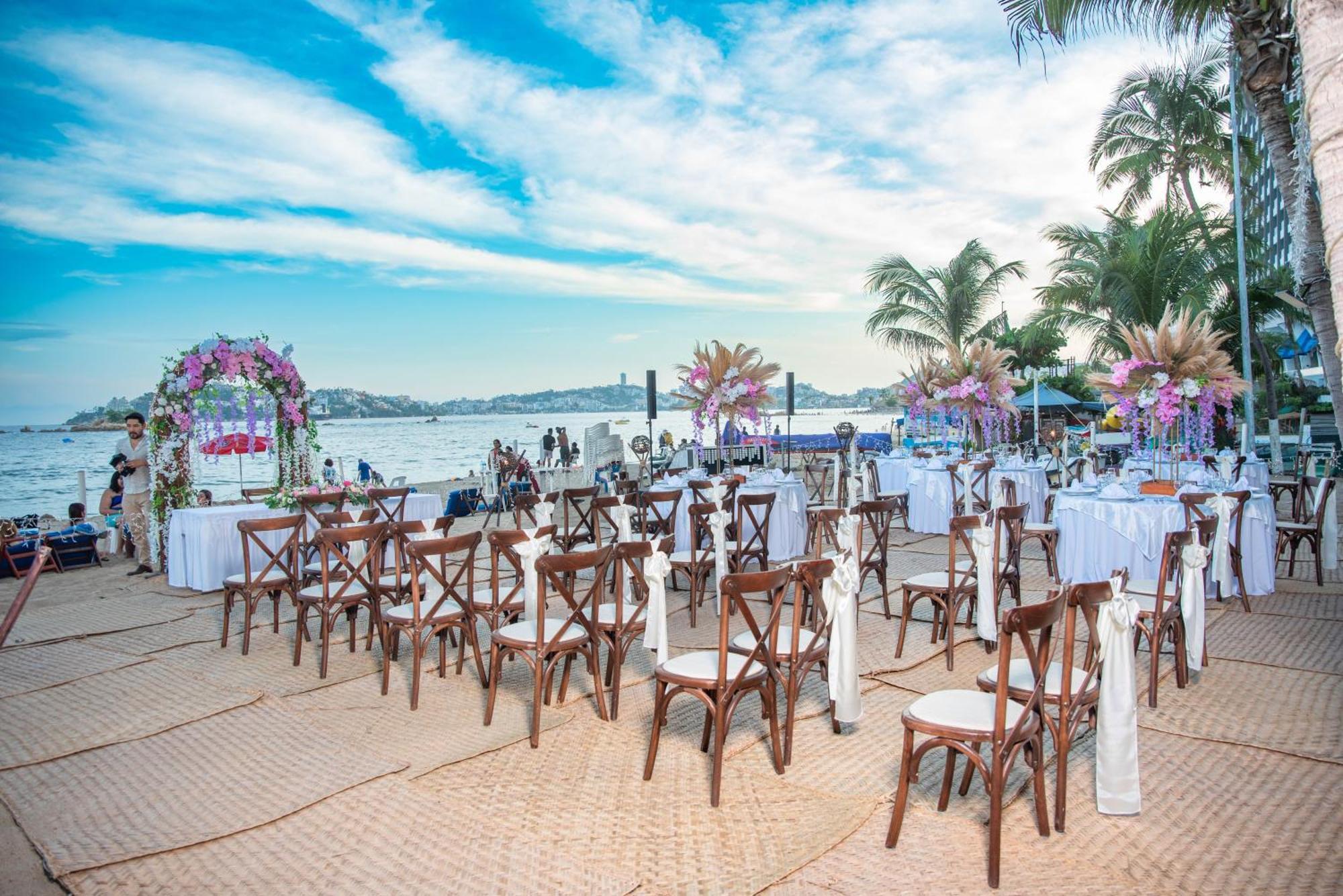 Ritz Acapulco All Inclusive Exterior foto A wedding reception at the beach