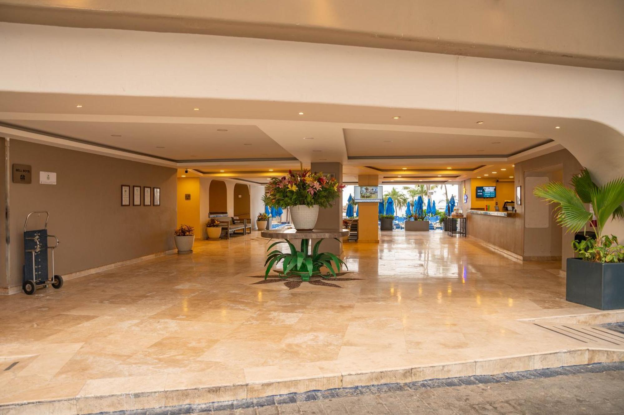 Ritz Acapulco All Inclusive Exterior foto Lobby