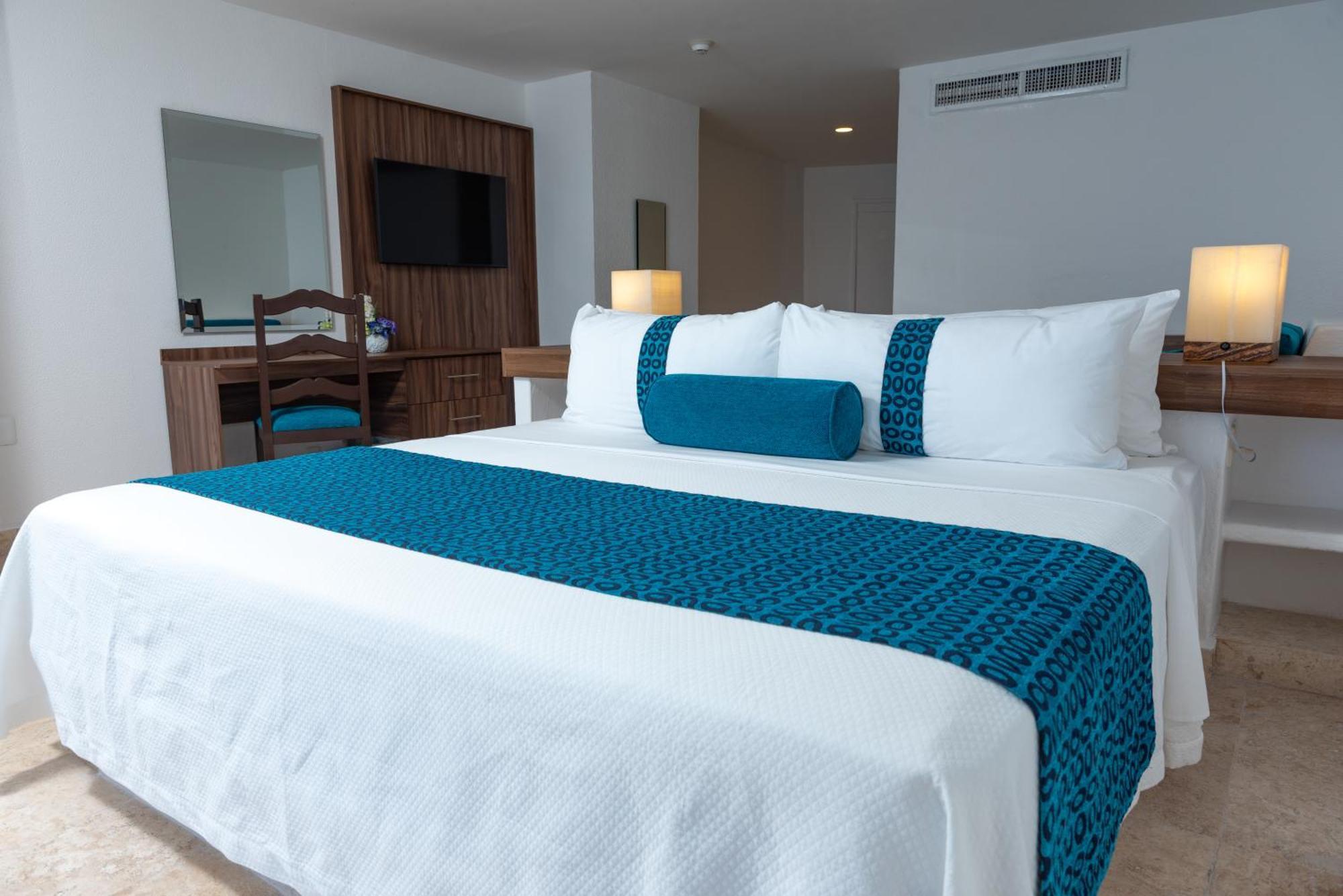 Ritz Acapulco All Inclusive Exterior foto A bed runner