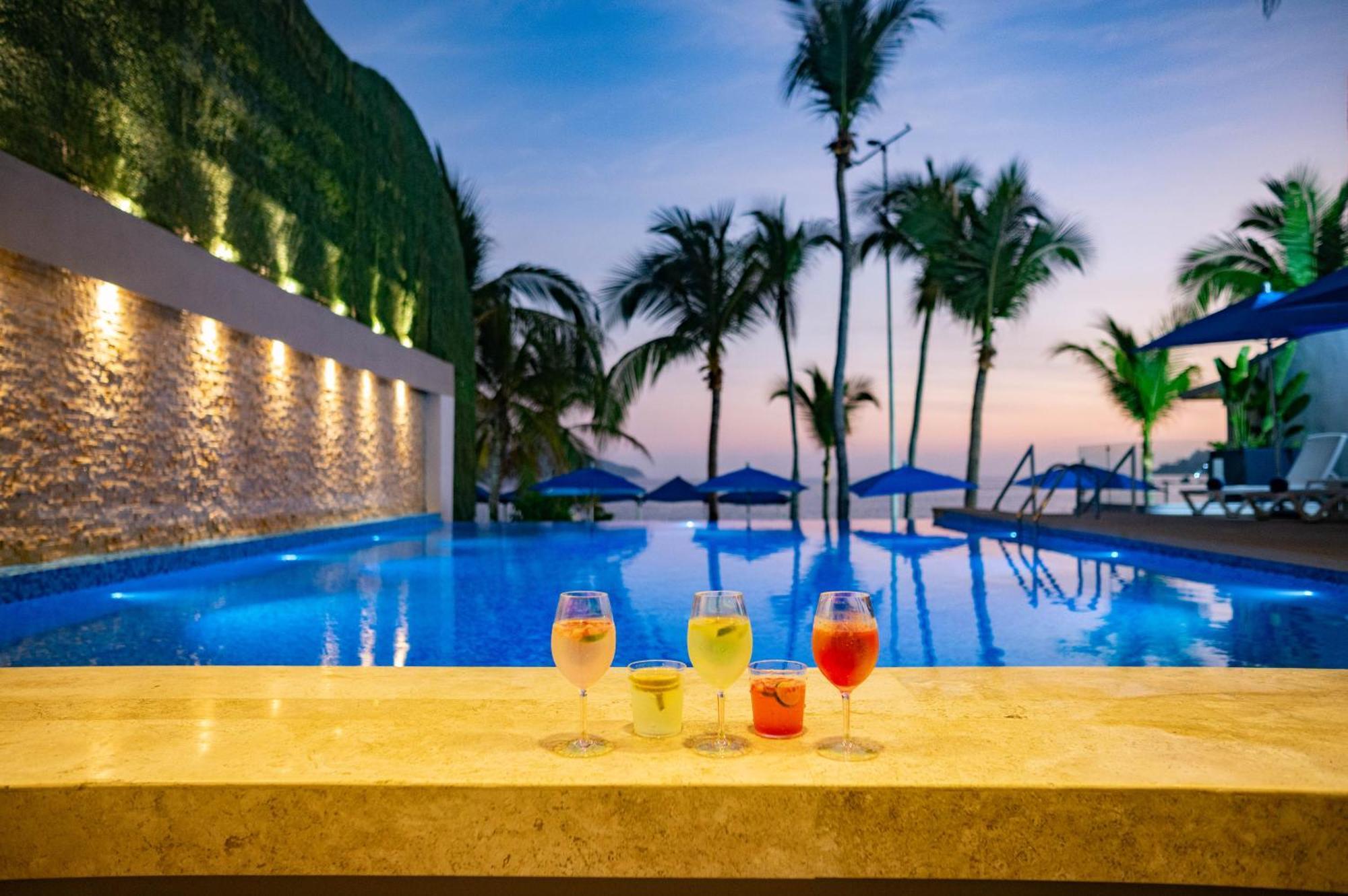 Ritz Acapulco All Inclusive Exterior foto Infinity pool at the hotel