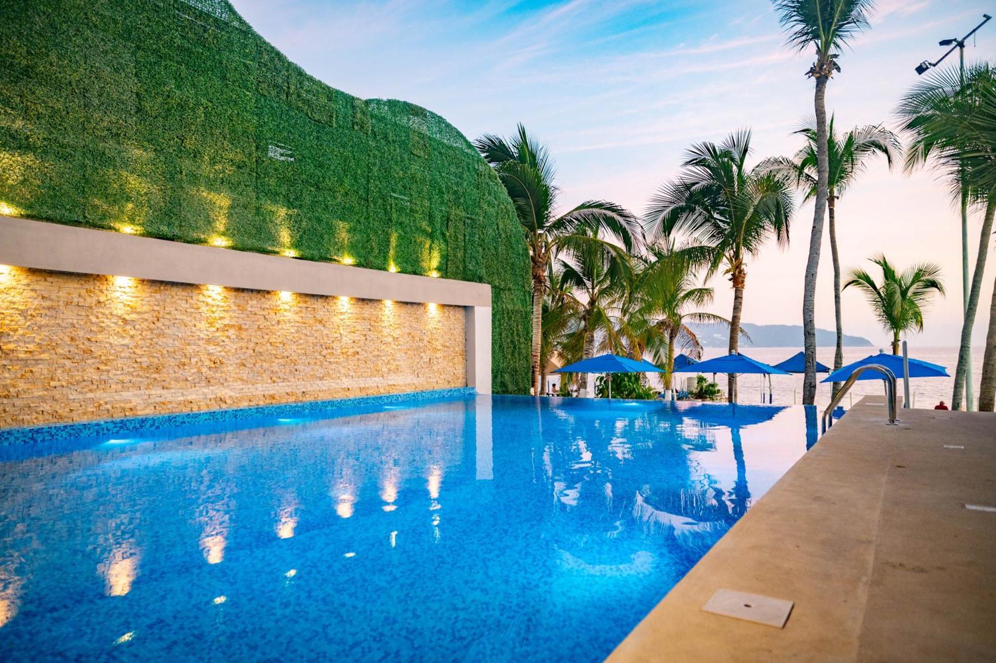 Ritz Acapulco All Inclusive Exterior foto The swimming pool at the resort
